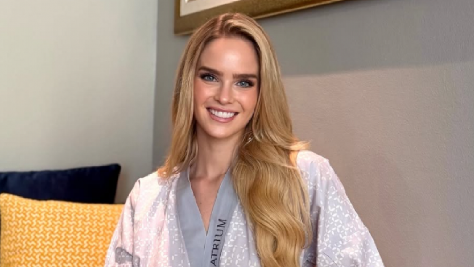 Inna Moll sorprende con gesto a Miss Cuba en concurso de belleza