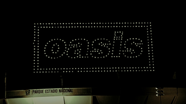 <p>Show de drones de Oasis en Chile </p>El increíble show de drones que marca la previa al concierto de Oasis en Chile
