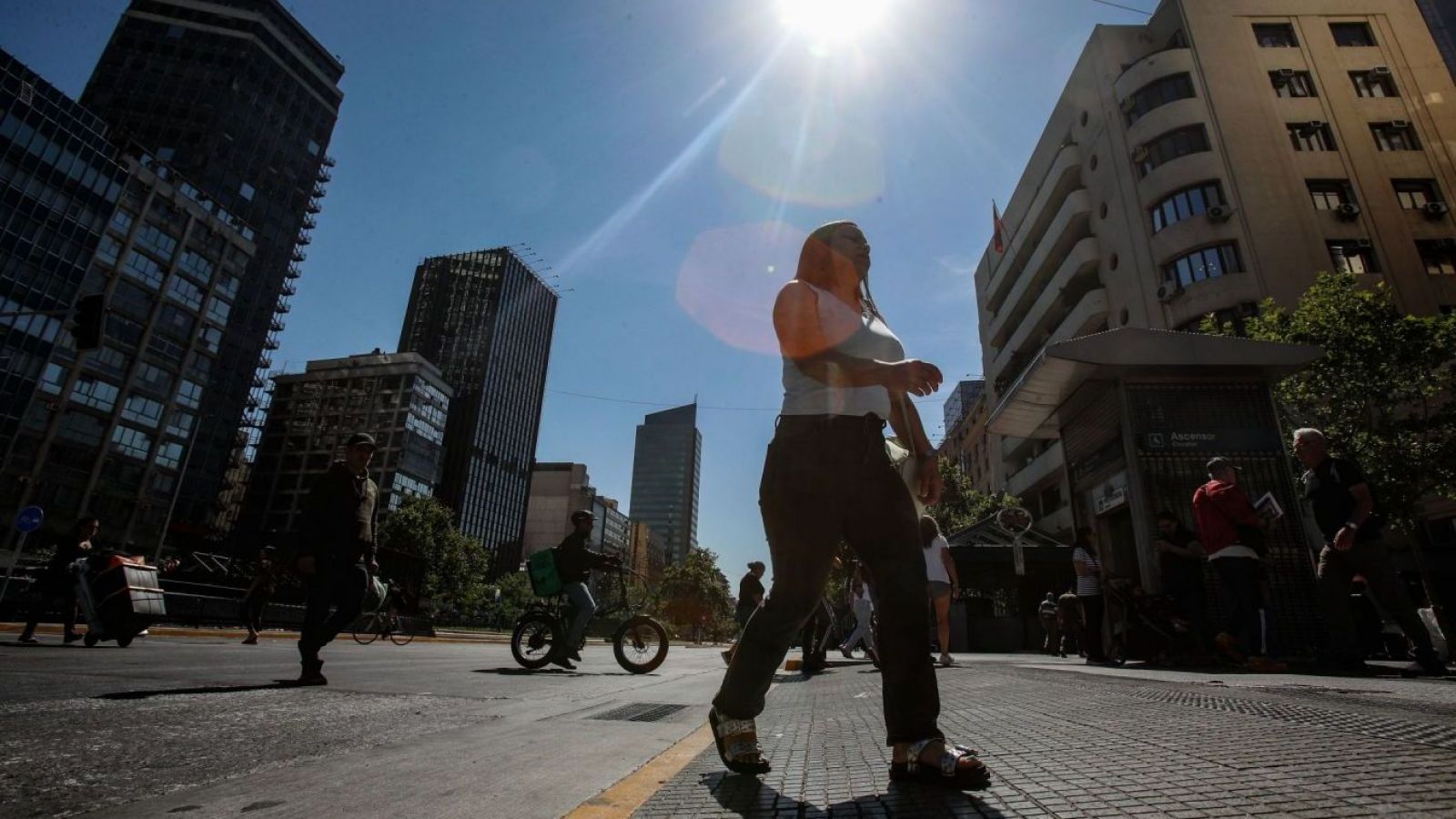 Advierten altas temperaturas en cinco regiones: en la RM podrían llegar a 38º