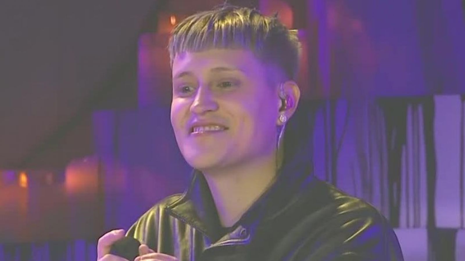 El homenaje de Kid Voodoo a Los Prisioneros en su concierto en Puerto Montt
