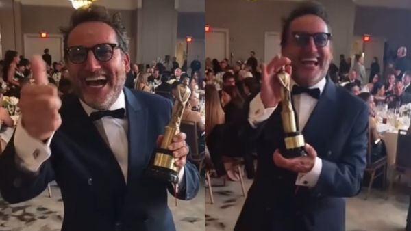 Daniel Fuenzalida junto al premio Martín Fierro Latino de 