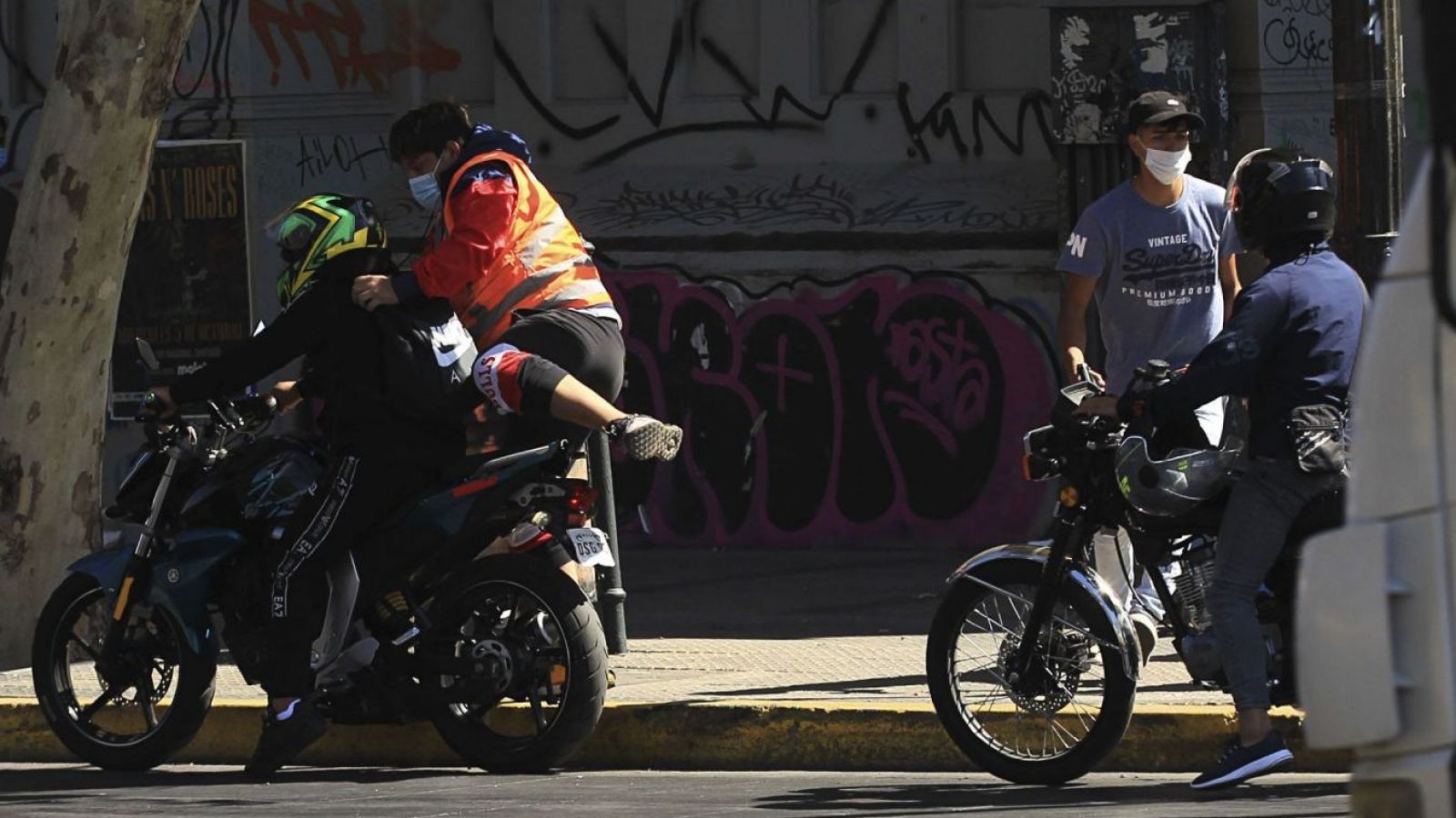 Asaltos de motochorros en la RM: revelan horarios y comunas más afectadas