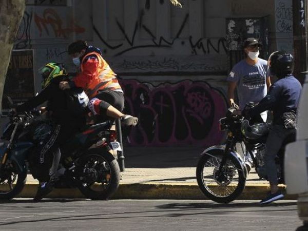 Asaltos de motochorros en la RM: revelan horarios y comunas más afectadas