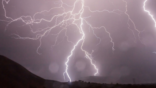 Pronostican eventuales tormentas eléctricas para sectores de Valparaíso y la RM
