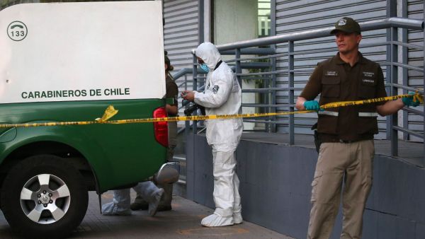 <p>Carabineros</p>Especies y caja fuerte por $94 millones son robadas en local del mall Plaza Alameda
