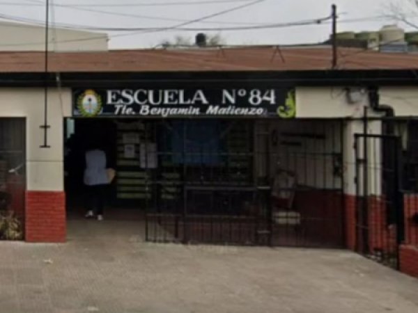 Apoderada golpea brutalmente a profesora en Argentina: corre riesgo de perder un ojo