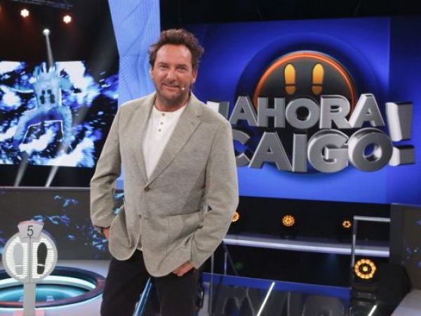 Daniel Fuenzalida celebra premio Martín Fierro con equipo de ¡Ahora Caigo!