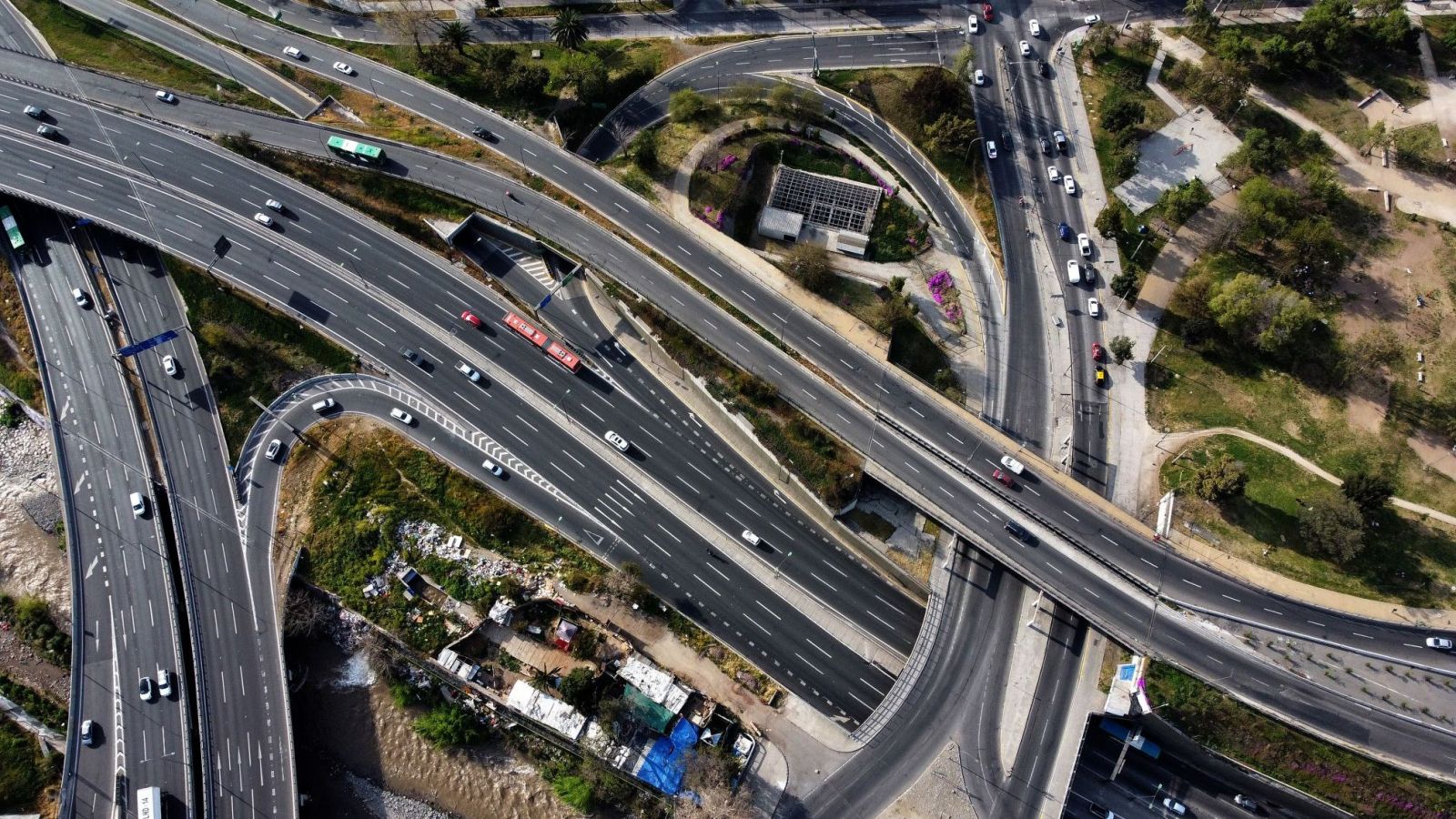 Polémica por proyecto que propone eliminar multas por circular sin TAG
