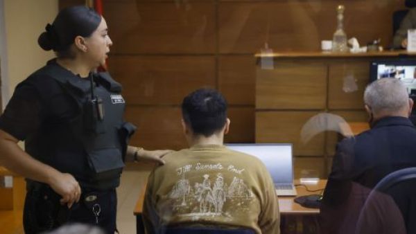 <p>Dictan prisión preventiva para universitario que apuñaló a su profesor</p>Dictan prisión preventiva para universitario que apuñaló a su profesor
