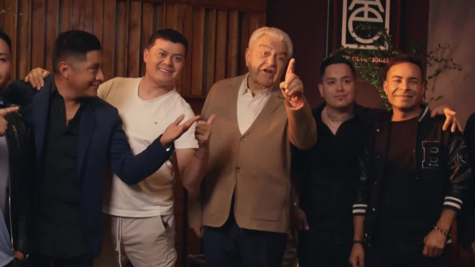 ¡Colaboración inédita! Zúmbale Primo y Don Francisco sorprenden al Teatro Teletón con “Muchachita”
