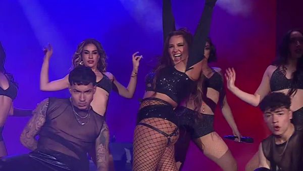 <p>Pamela Leiva Anitta</p>Famosos se lucen en el Teatro Teletón interpretando a íconos mundiales
