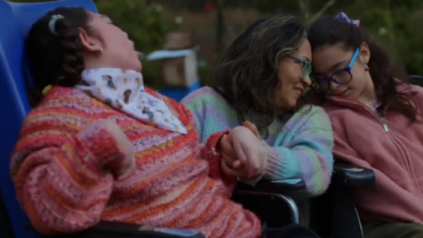 Valentina y Sofía: las hermanas de Calbuco que luchan en la Teletón
