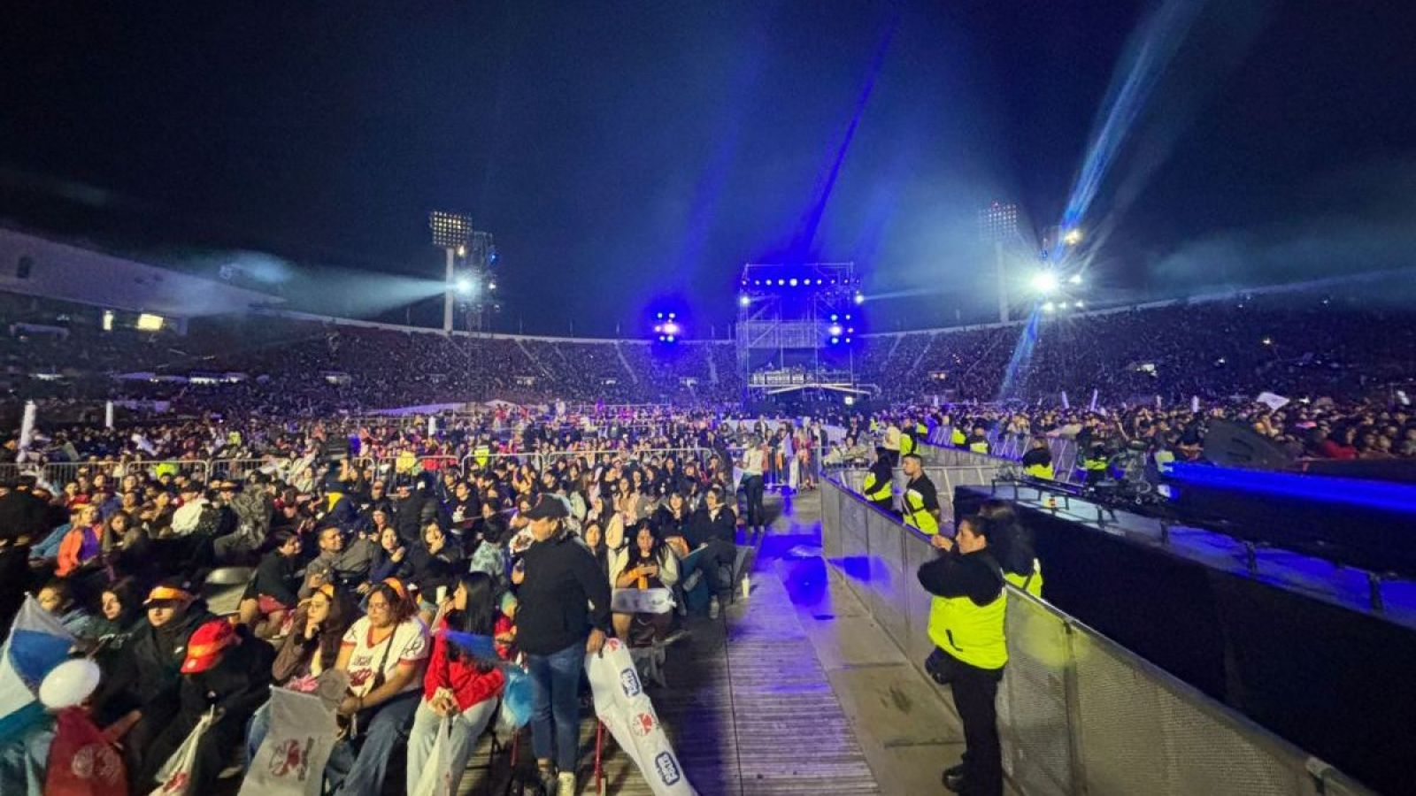 Aún falta la mitad de la meta: Todo listo en el Estadio Nacional para el cierre de la Teletón
