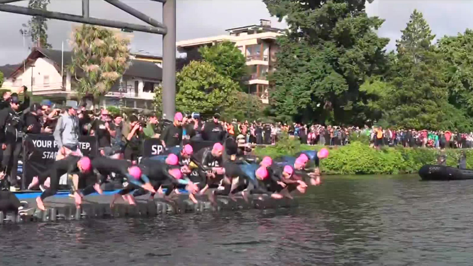 Desde el río Calle-Calle: vuelve a disfrutar el inicio del Ironman 70.3 de Valdivia
