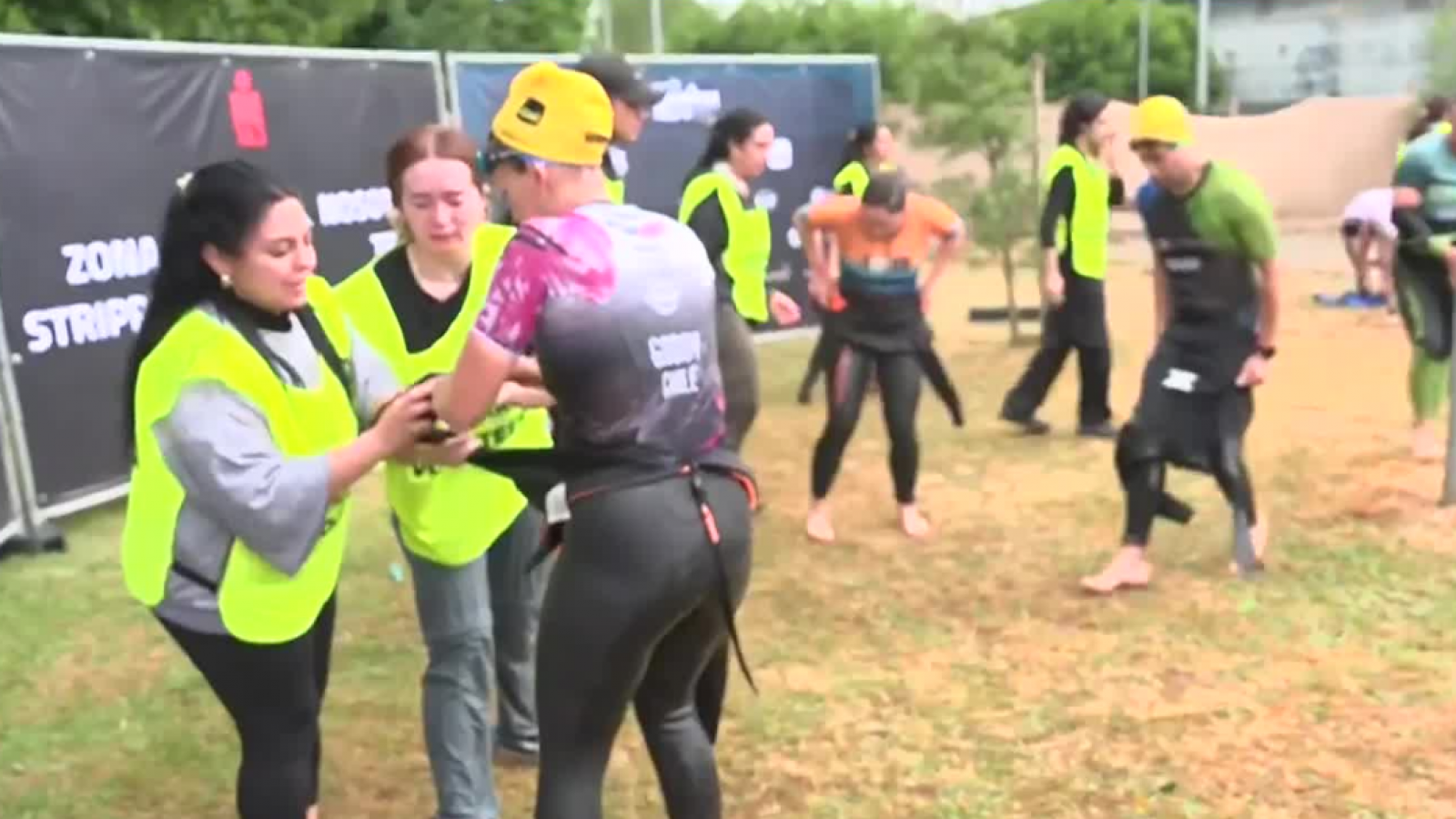 ¿Cuál es la labor de los voluntarios en el Ironman 70.3 de Valdivia?
