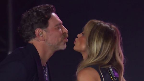 "Parece que me quedó gustando": El beso de José Antonio Neme y Eva Gómez

