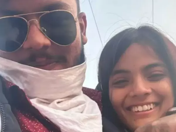 Fue asesinado por su familia: mujer se casa con el cuerpo de su novio en la India