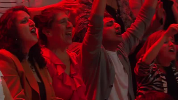 ¡El público goza y canta a todo pulmón en Mi Nombre Es!