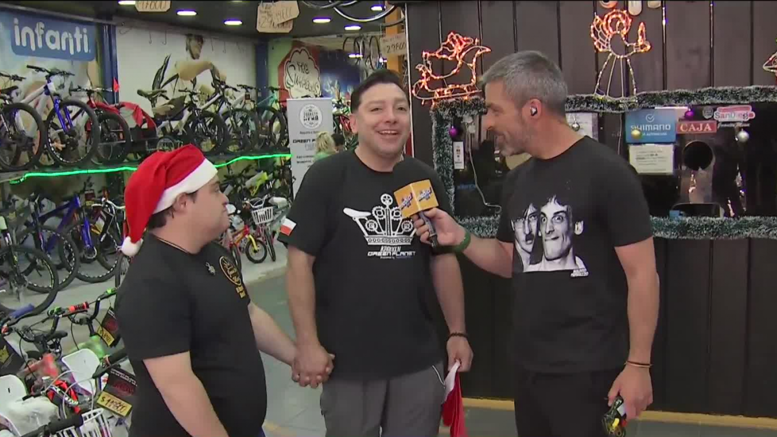 ¡Un clásico de Navidad!: visitamos al "Rey de las bicicletas" en San Diego
