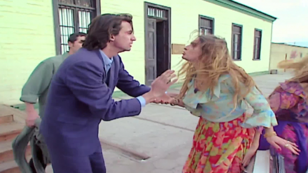"No soy tu hija, chileno": Mira el momento de este martes de "Romané"
