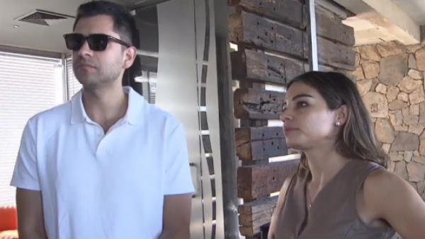 <p>Pareja improvisó un asado: cuatro matrimonios denuncian estafa de banquetera</p>Pareja improvisó un asado: cuatro matrimonios denuncian estafa de banquetera
