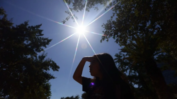 <p>Hasta 35° en la RM: advierten altas temperaturas en cinco regiones del país</p>Hasta 35° en la RM: advierten altas temperaturas en cinco regiones del país
