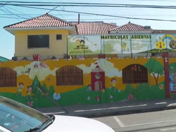 Bebé de casi 2 años sufrió quemaduras tras quedar sola en la tina: educadora fue formalizada