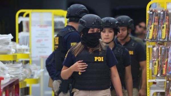 30 detenidos dejó operativo de la PDI contra mafia china en Barrio Meiggs