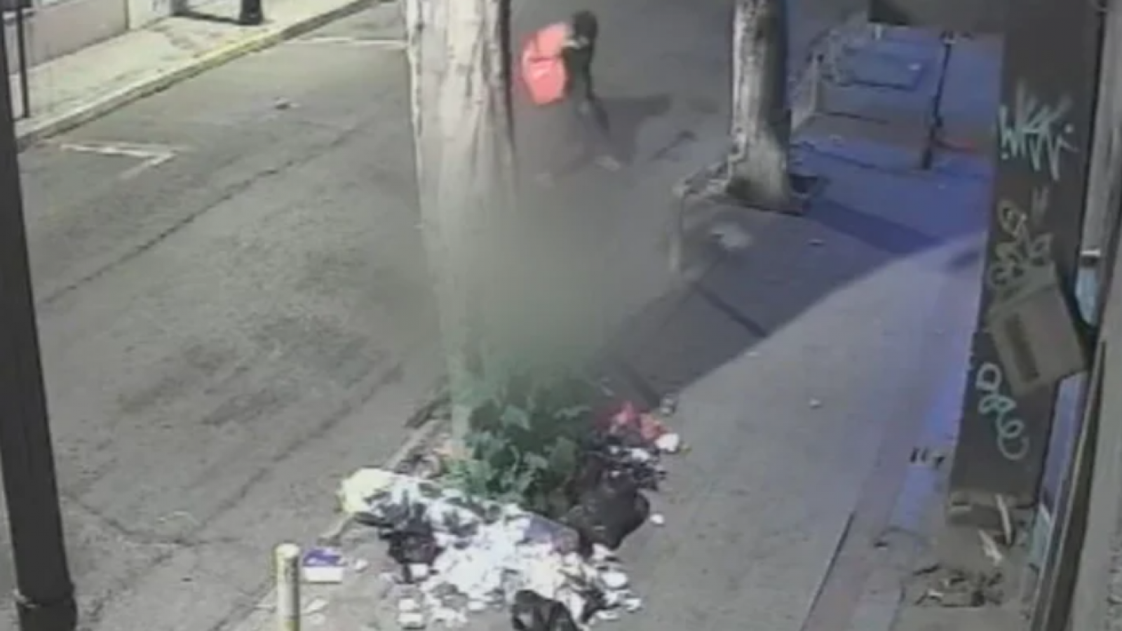 Revelan impactante video de ataque: Hombre es baleado por sujeto en scooter en la comuna de Recoleta
