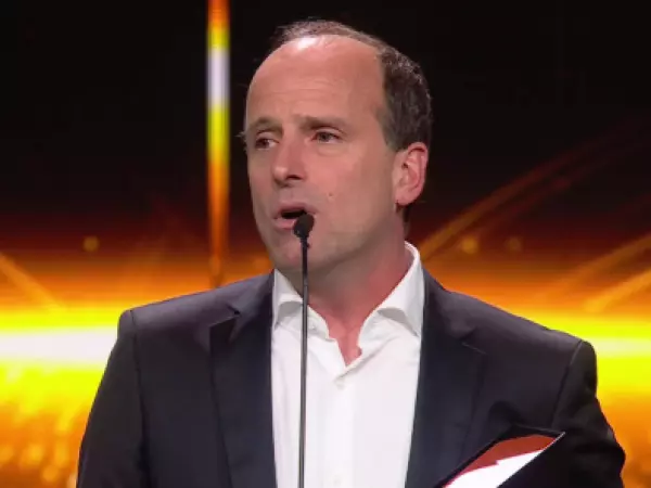 Stefan Kramer dedica su premio en los Copihue a Cristian Castro