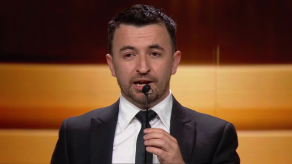 <p>Tomás va a Morir recibe el premio a Mejor Pódcast en los Copihue de Oro 2025</p>Tomás va a Morir recibe el premio a Mejor Pódcast en los Copihue de Oro 2025

