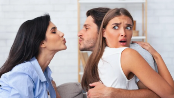 <p>Infieles en Chile</p>Cadem revela la profesión que lidera la lista de los "más infieles" en Chile
