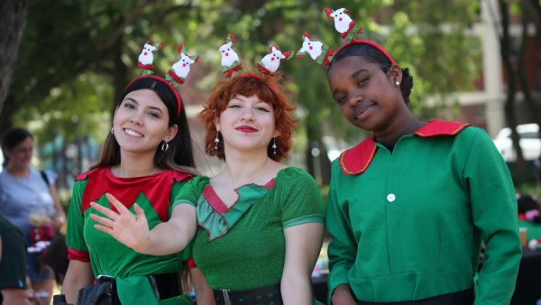 La Navidad brilla en Santiago: Revisa las actividades y panoramas que tomarán el centro de la capital
