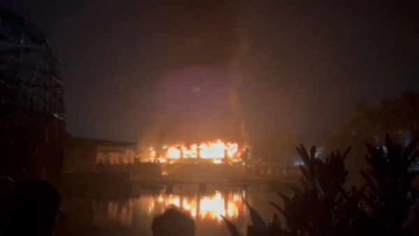 Incendio en popular club nocturno deja al menos 23 muertos en la India
