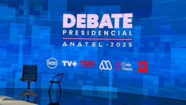 Los cinco periodistas que conducirán el último debate entre Jara y Kast
