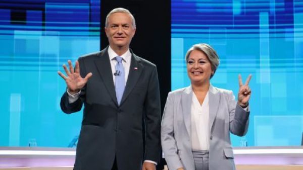 <p>Anatel EN DIRECTO: Mira el último debate entre Jara y Kast </p>Anatel EN DIRECTO: Mira el último debate entre Kast y Jara
