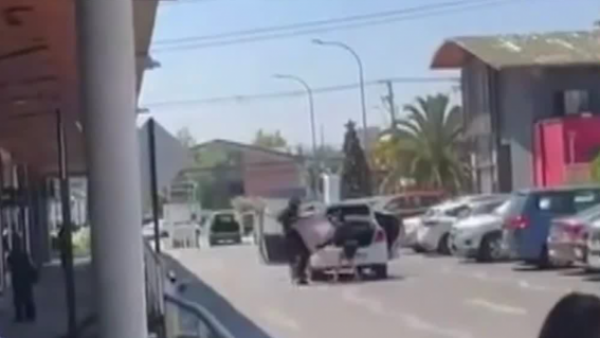 <p>Millonario robo afectó a mall de Quilicura: hubo disparos frente a clientes</p>Millonario robo afectó a mall de Quilicura: hubo disparos frente a clientes
