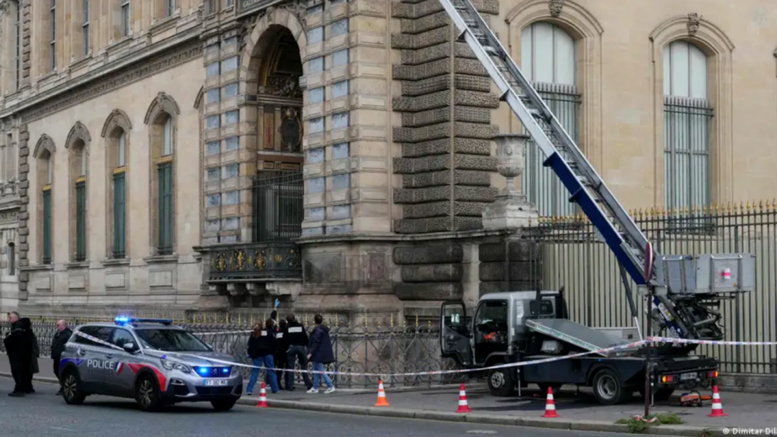 Ladrones del Louvre tuvieron menos de un minuto para escapar