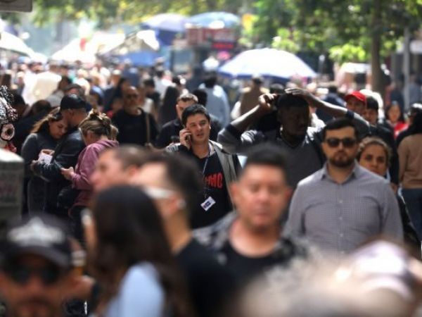 Uno de cada cinco chilenos afirma vivir cómodamente y sin problemas económicos