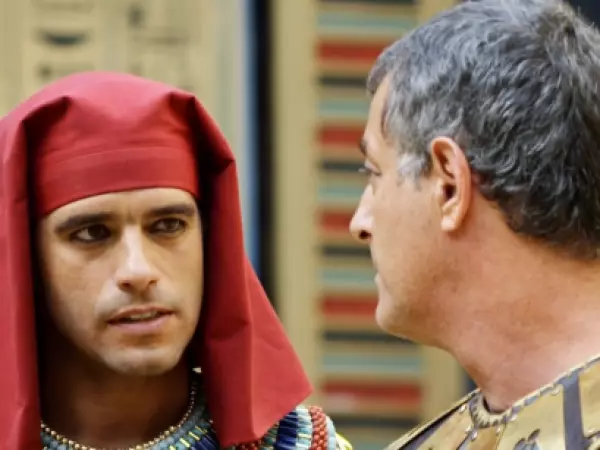 Moisés pretende salvar a su madre