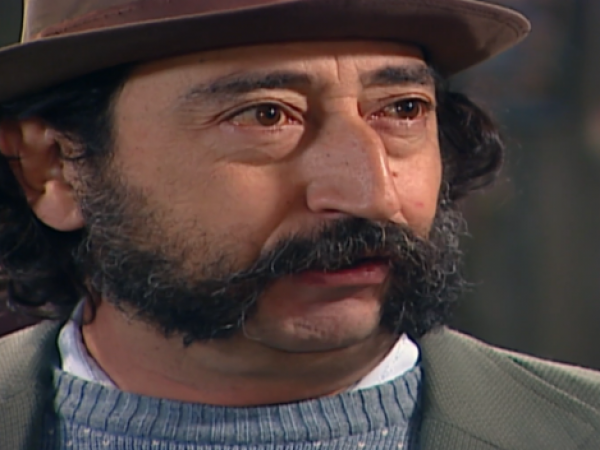 Drago increpa a Melquíades por su visita al campamento