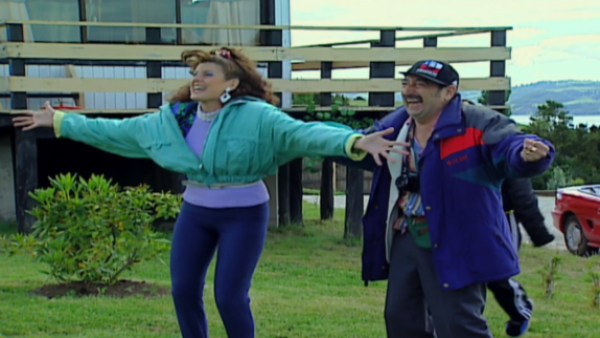 <p>Gladys, Jorge y Katia llegaron a la casa de Pedro Chamorro </p>La Fiera - T1E04 | La llegada de los Cereceda
