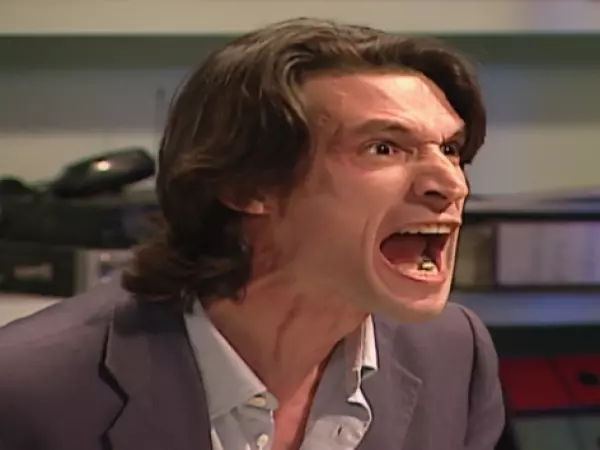 Rafael Domínguez estalla en furia contra Escudero