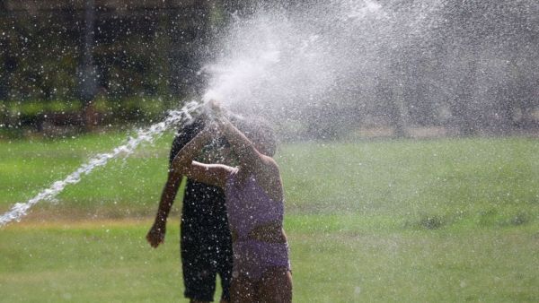 Cerca de los 34 grados: Emiten advertencia por altas temperaturas en 4 regiones del país
