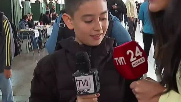 <p>Tobías Valverde</p>Tobías Valverde llegó a Estación Mapocho con su propio micrófono de TVN
