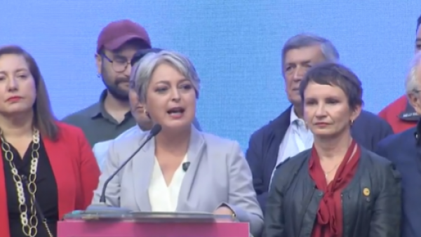 "La democracia habló fuerte y claro": Jeannette Jara reconoce derrota presidencial
