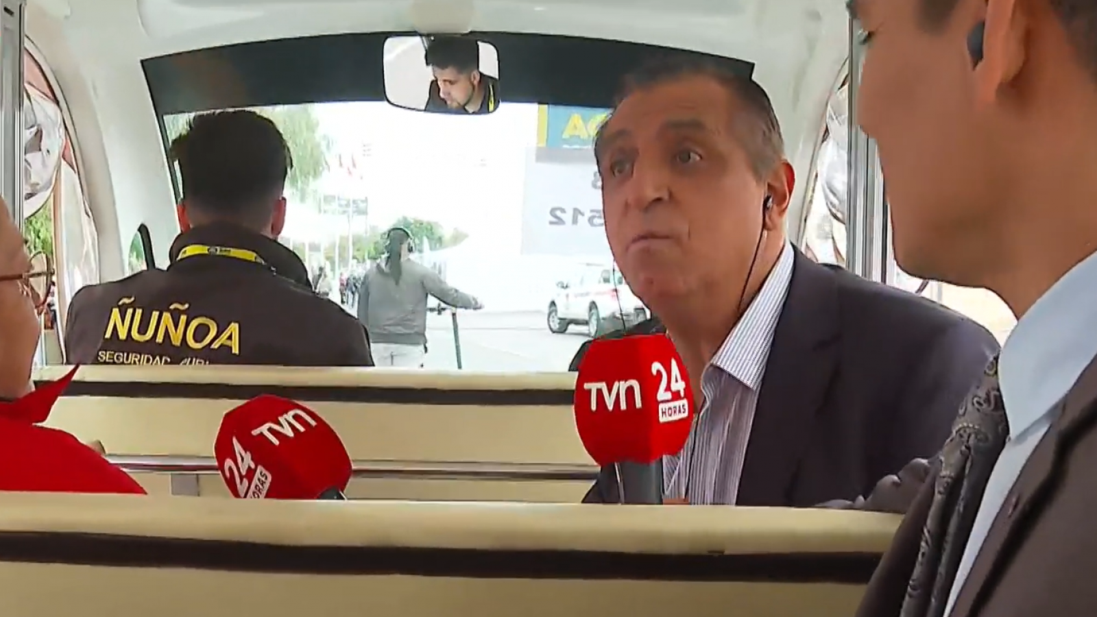 Iván el candidato: El popular recorrido del meteorólogo por el Estadio Nacional
