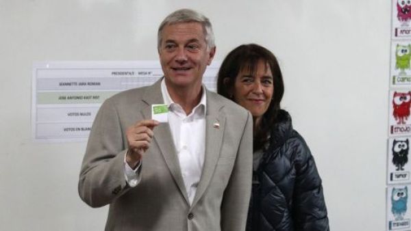 José Antonio Kast tras su votación: "Quiero pedirle a los chilenos que sea un día tranquilo y en paz"
