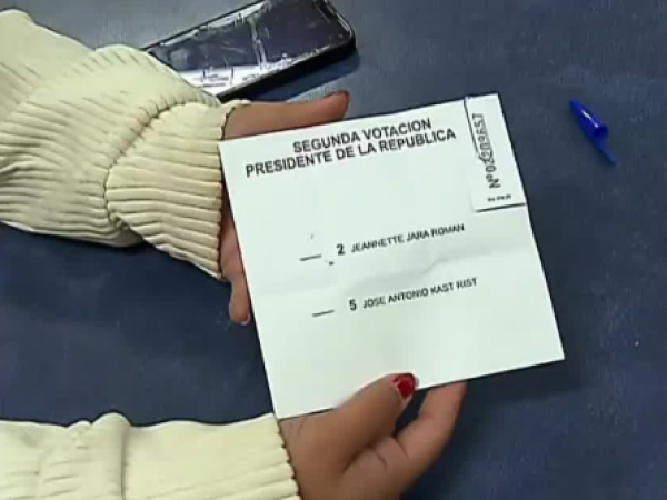 Denuncian voto marcado en mesa 97 de Lo Barnechea