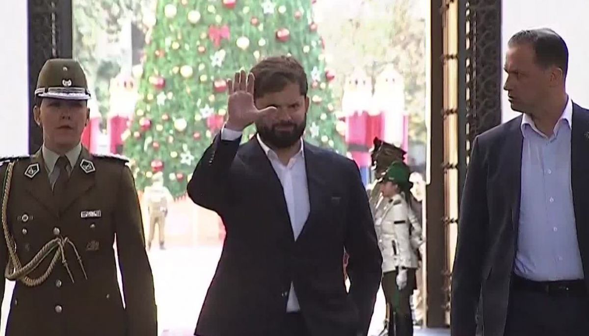 Así fue la llegada de Gabriel Boric a La Moneda tras la jornada ...